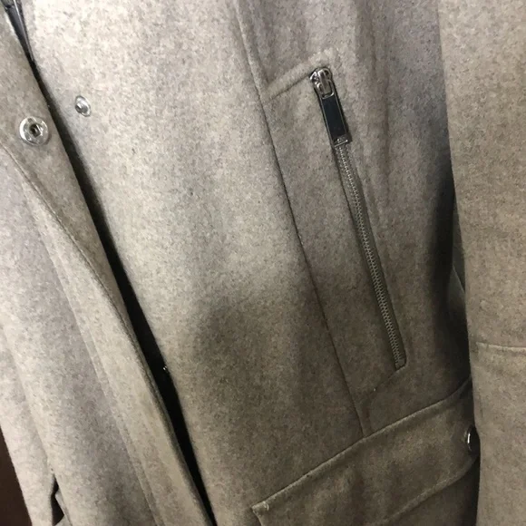 Anna faux fur trimmed tan wool pea coat size XL​ - Picture 6 of 11